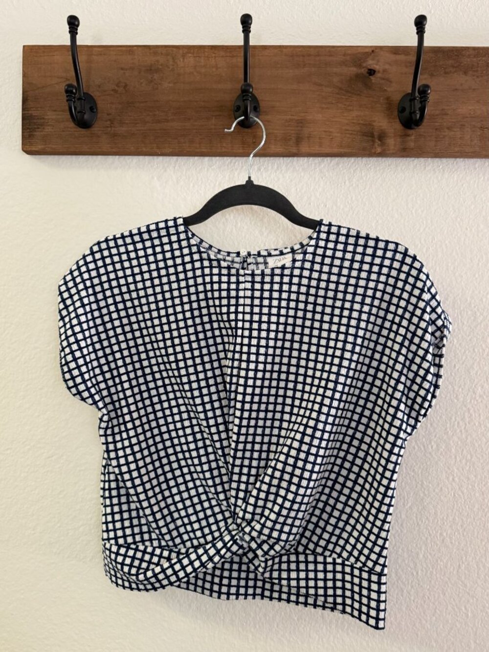 Women's Top ~ Zara ~ Size 10 ~ Black & White